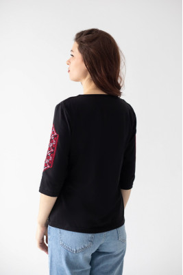 Вишиванка жіноча